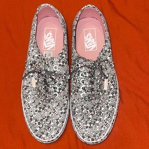 NBW Dainty Flower Vans